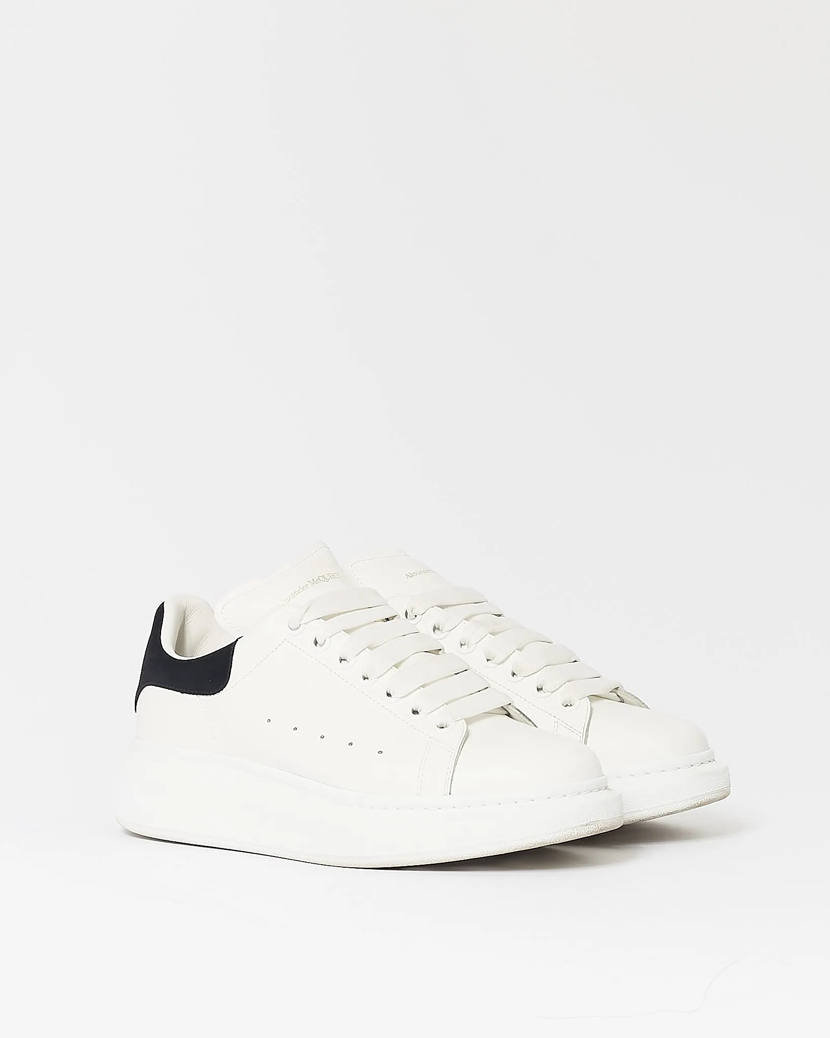 Alexander McQueen White/Black Oversized Sneakers - 40