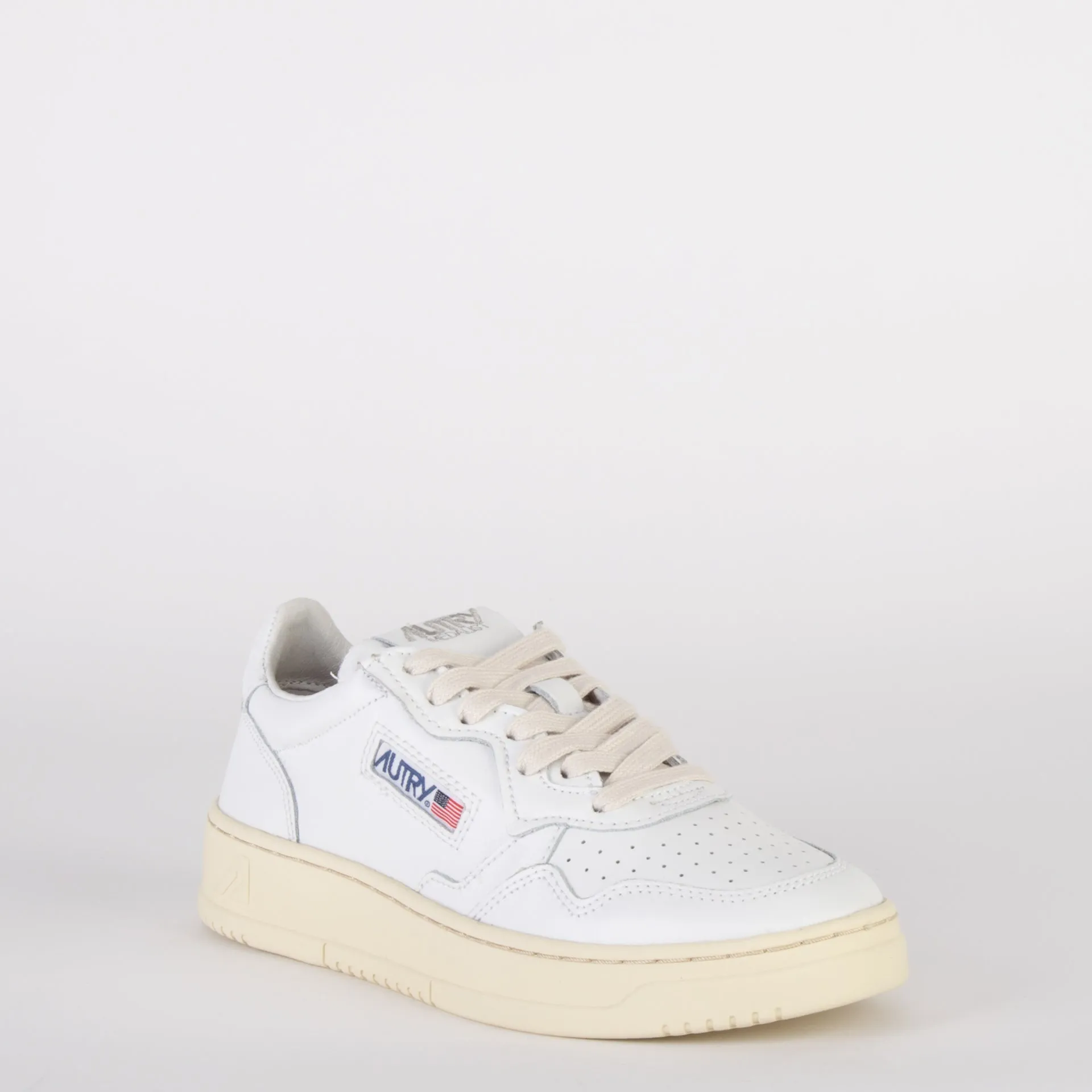 AUTRY SNEAKERS - MEDALIST LOW - WHT/WHT