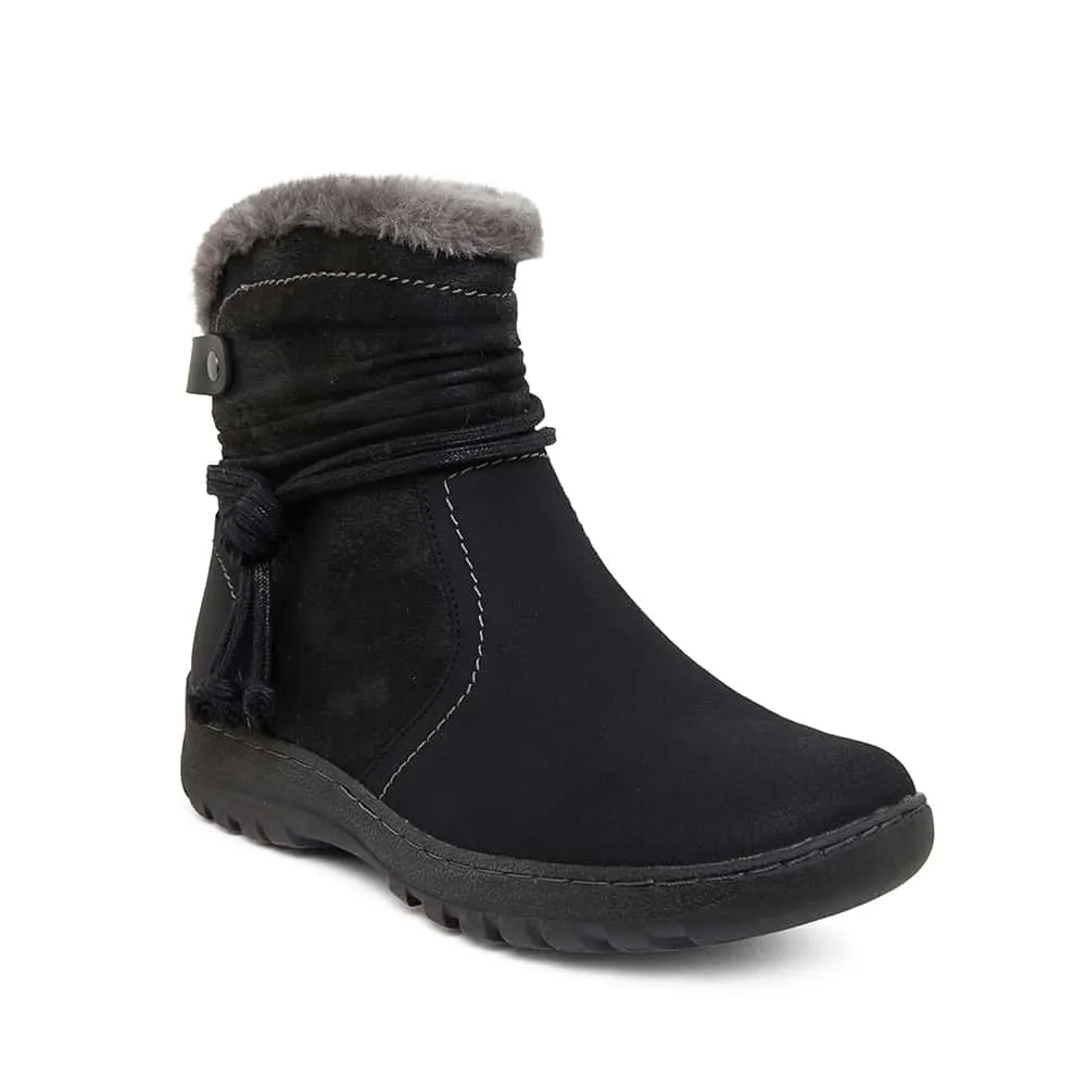 Eskimo Boot in Black Smooth