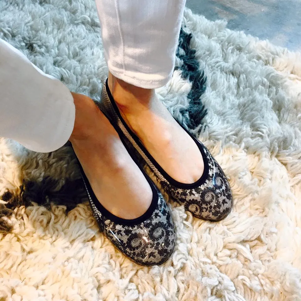 ja-vie black lace/white jelly flats shoes