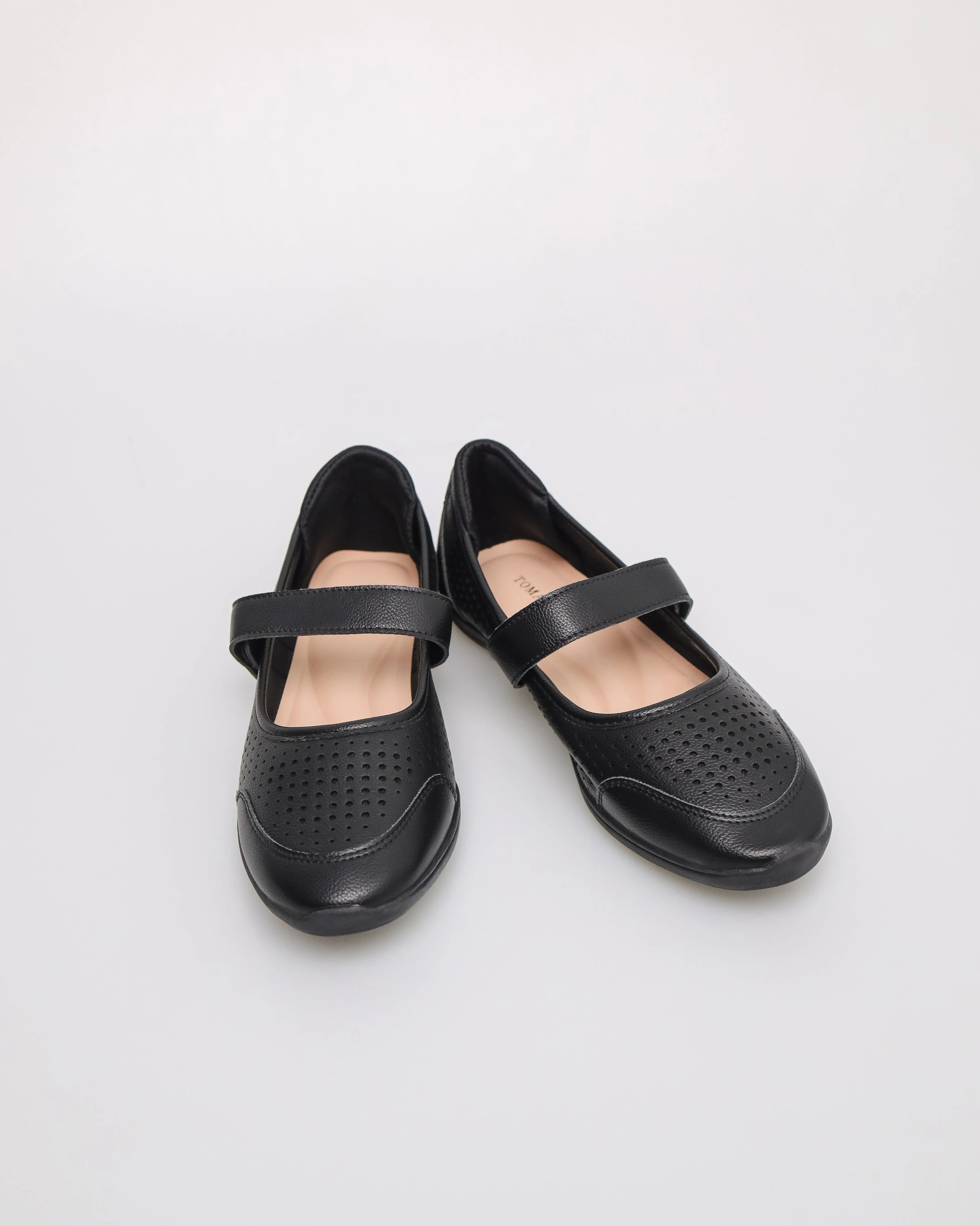 Tomaz NN427 Ladies Pointy Ballerina Flats (Black)