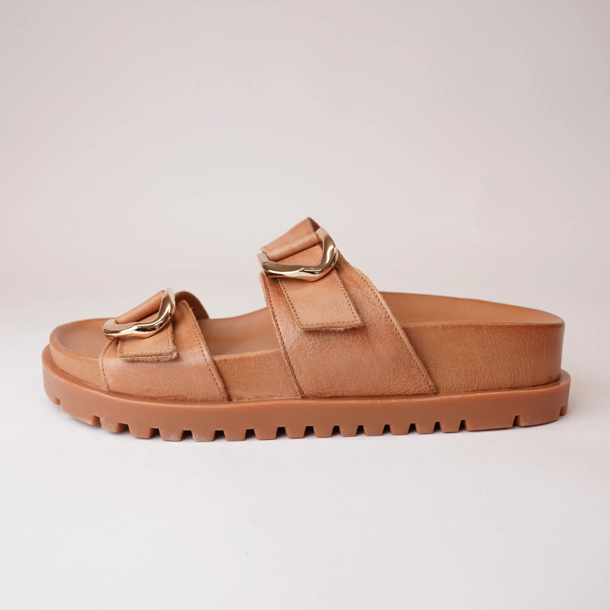 Ullana Tan Leather Slides